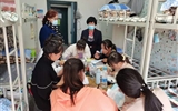 現(xiàn)代農(nóng)業(yè)技術系疫情防控工作小組深入學生宿舍指導工作