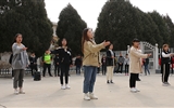 電子信息工程系分團(tuán)委組織開展“你我共牽手，愛心送溫暖”志愿服務(wù)活動